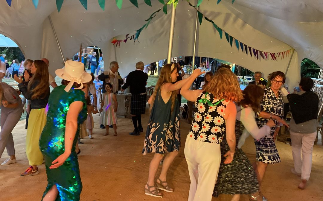 How To Fit A Ceilidh Into Your Wedding Timeline